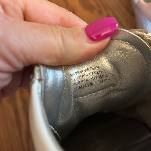 Michael Kors women’s Allie silver blush white lace up sneaker leather yoga 10 - Picture 6 of 12